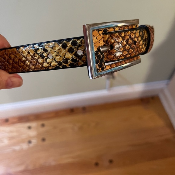 SNAKESKIN BELT FAUX 1” wide, 39 “ long. Adjustable. Smart Rectangular Bu… - Picture 2 of 6